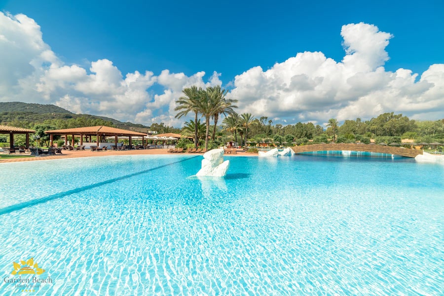 garden beach resort piscina