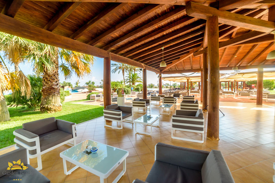 hotel garden beach american bar