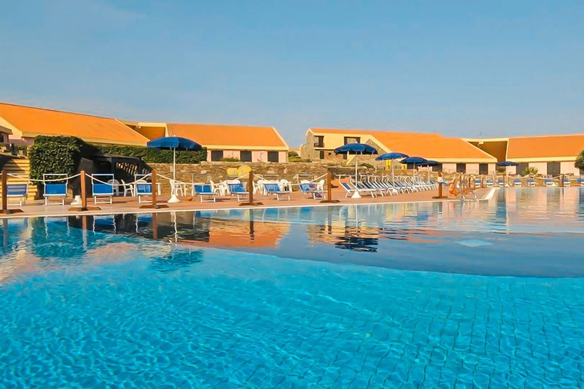 Le tonnare di Stintino 16 le-tonnare-resort-stintino-piscina-01