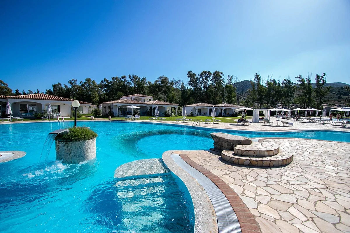 Limone Beach Resort 13 Piscina Limone Beach Resort